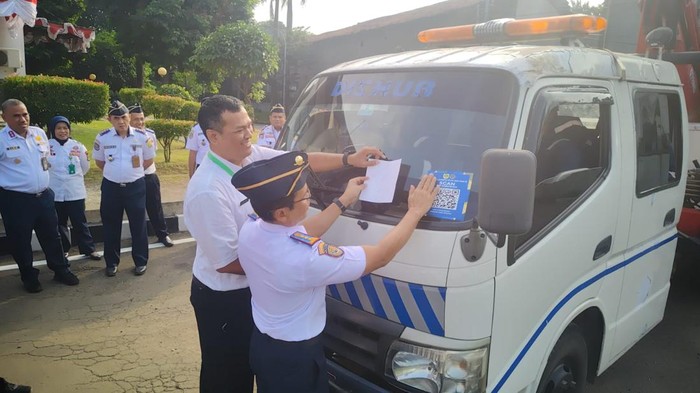 Warga Cileungsi Bogor Bisa Adukan Masalah Lampu Jalan via Scan Barcode